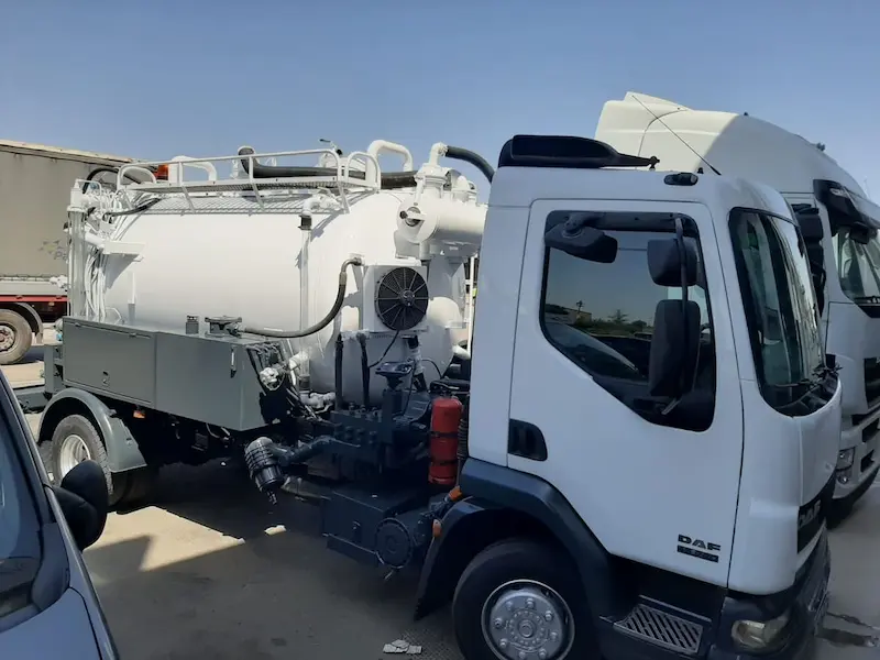 inspeccionando el alcantarillado en Jaén